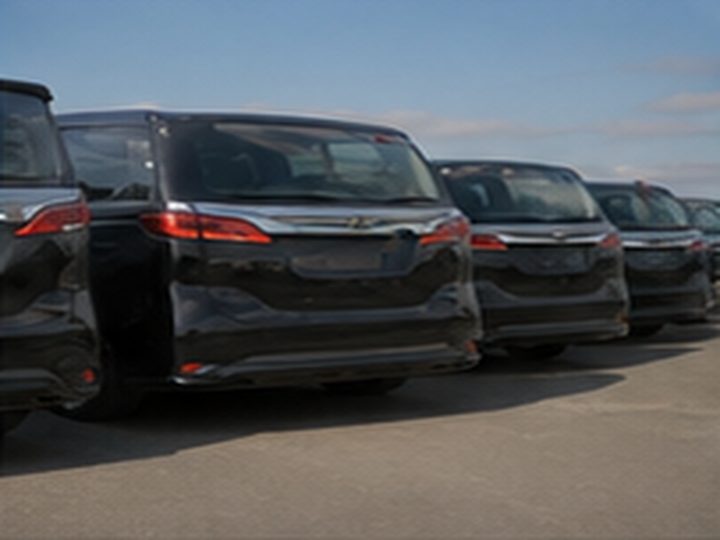 Japanese minivan export yard for overseas dealers and traders